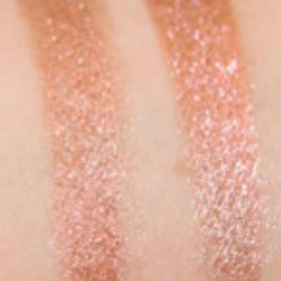 MAC Dazzleshadow in Last Dance - Picture 4 of 15